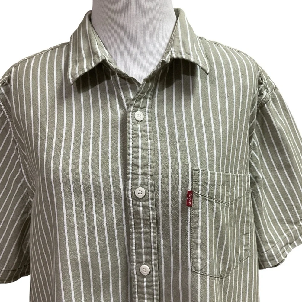 Levi's Men's Size XL Casual  Button Down Shirt Short Sleeves Striped 100% Cotton